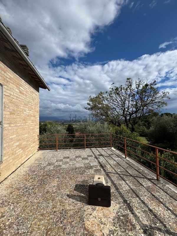 appartamento in vendita a Perugia in zona Montebello