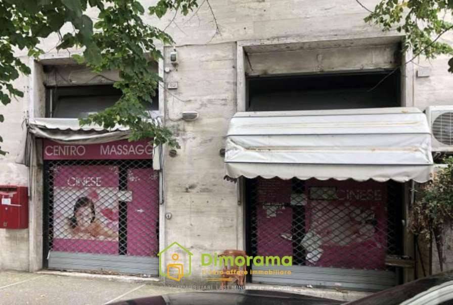 negozio in vendita a Perugia in zona Stazione