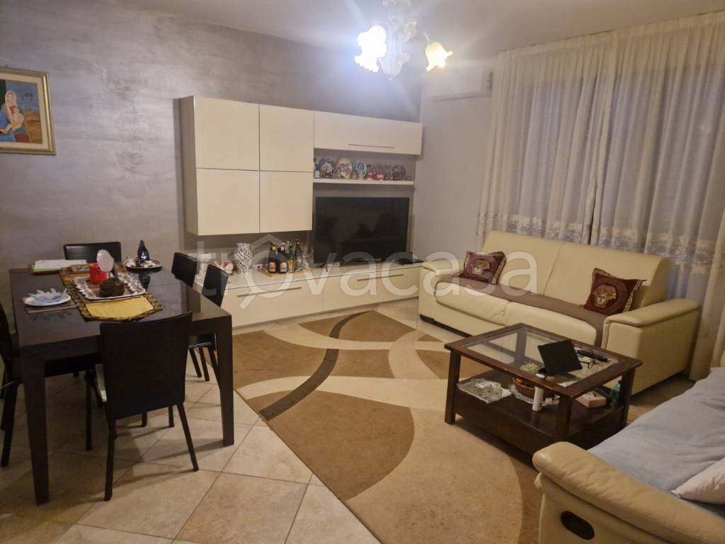 casa indipendente in vendita a Perugia in zona Collestrada