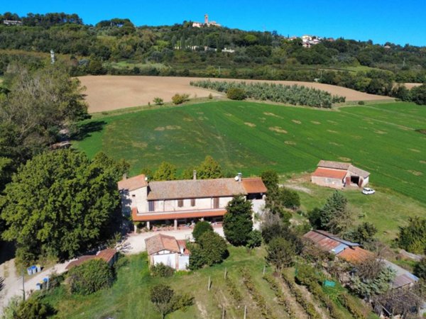 casa indipendente in vendita a Perugia in zona Montebello
