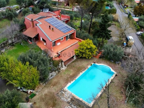 casa indipendente in vendita a Perugia in zona Montemalbe