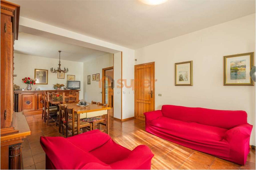 casa indipendente in vendita a Perugia in zona Ferro di Cavallo