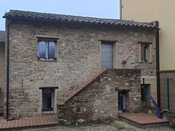 casa indipendente in vendita a Perugia in zona Castel del Piano