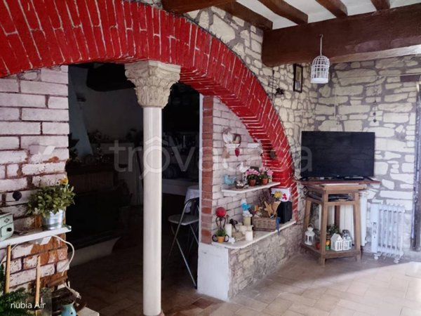 casa indipendente in vendita a Perugia in zona Villa Pitignano