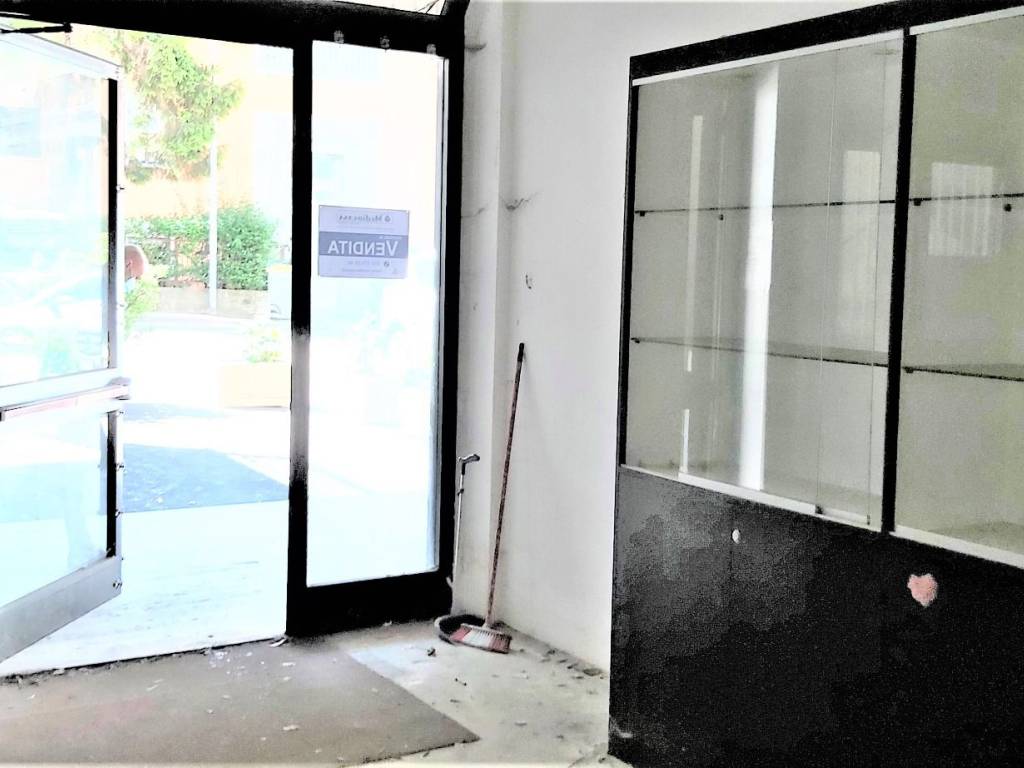 negozio in vendita a Perugia in zona Elce