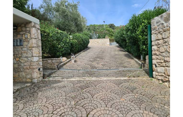 casa indipendente in vendita a Perugia in zona Ferro di Cavallo