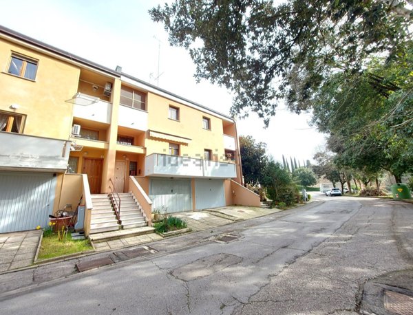 casa indipendente in vendita a Perugia in zona Ferro di Cavallo