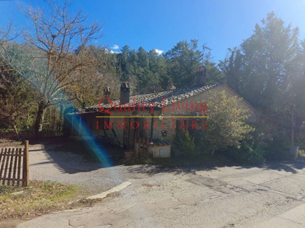 casa indipendente in vendita a Perugia in zona Cenerente