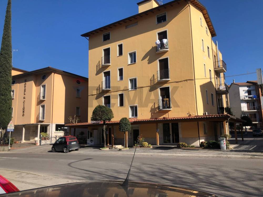 negozio in vendita a Perugia in zona Ferro di Cavallo