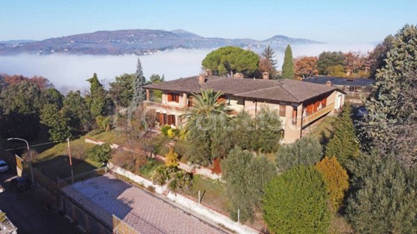 casa indipendente in vendita a Perugia in zona Monteluce