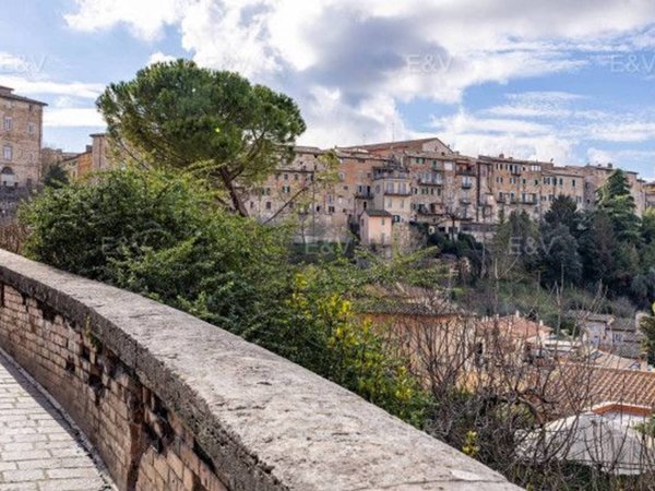 appartamento in vendita a Perugia in zona Centro Città