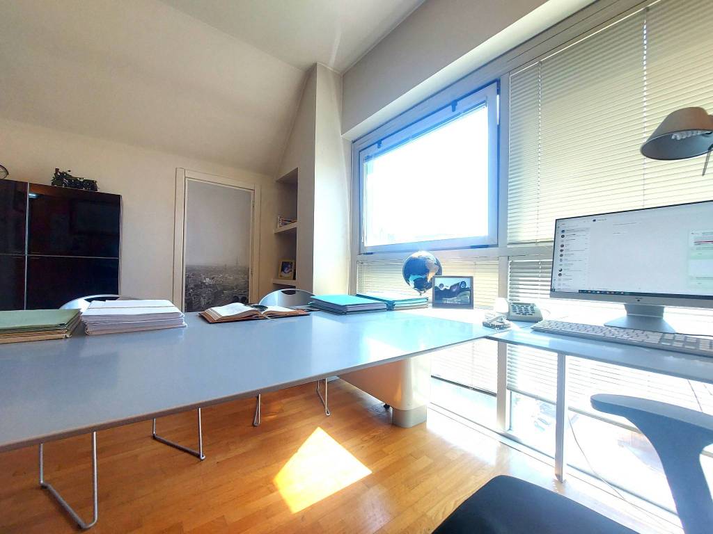 ufficio in vendita a Perugia in zona Madonna Alta