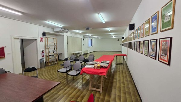 negozio in vendita a Perugia in zona XX Settembre