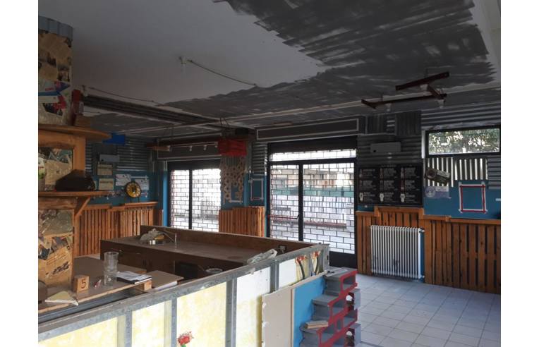 locale commerciale in vendita a Perugia in zona Prepo