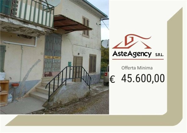 casa indipendente in vendita a Perugia in zona Parlesca