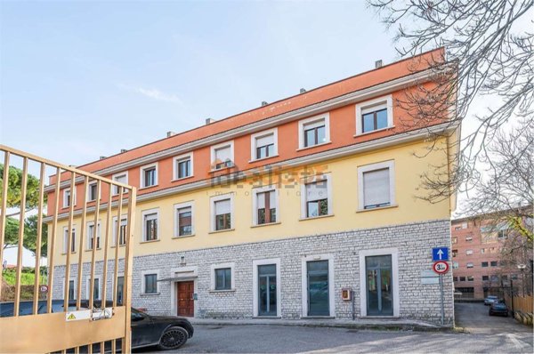 ufficio in vendita a Perugia in zona XX Settembre