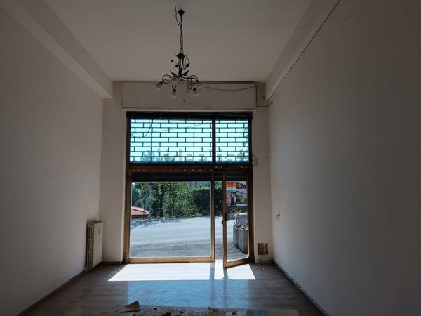 locale commerciale in vendita a Perugia in zona Monteluce