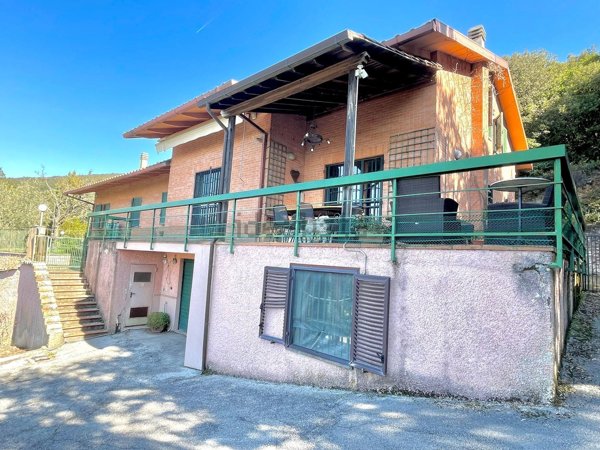 casa indipendente in vendita a Perugia