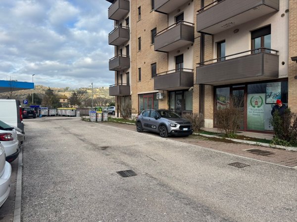 ufficio in vendita a Perugia in zona San Martino In Campo