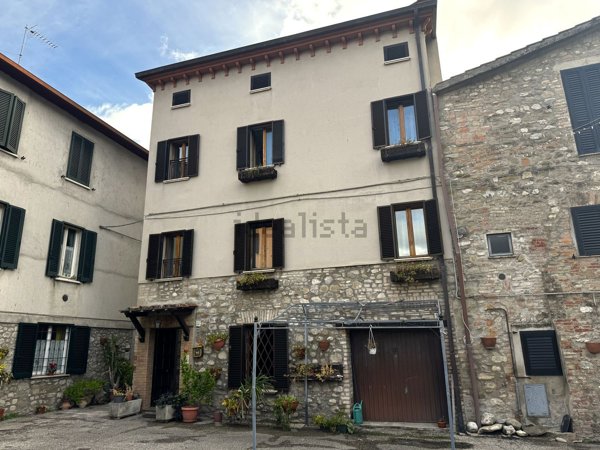 casa indipendente in vendita a Perugia in zona Ponte Pattoli