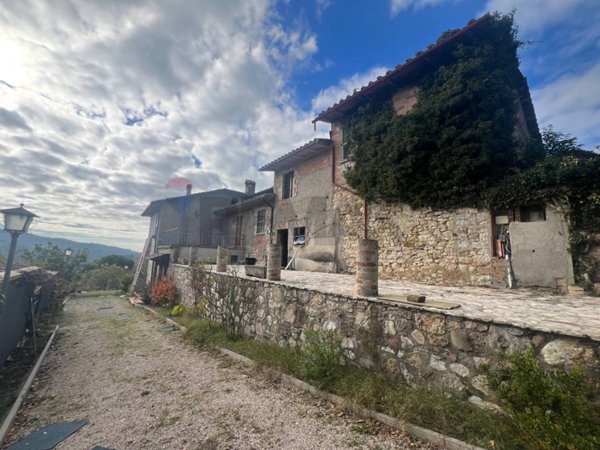casale in vendita a Perugia in zona Migiana di Monte Tezio