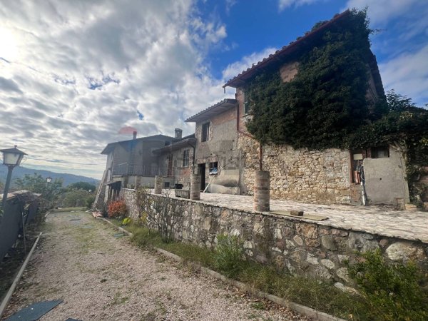 appartamento in vendita a Perugia in zona Migiana di Monte Tezio