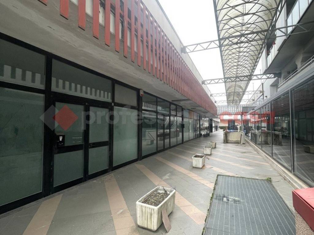 negozio in vendita a Perugia in zona San Sisto