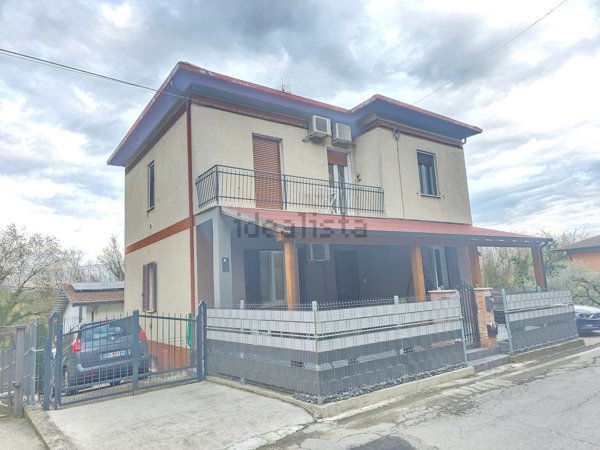 casa indipendente in vendita a Perugia in zona Pretola