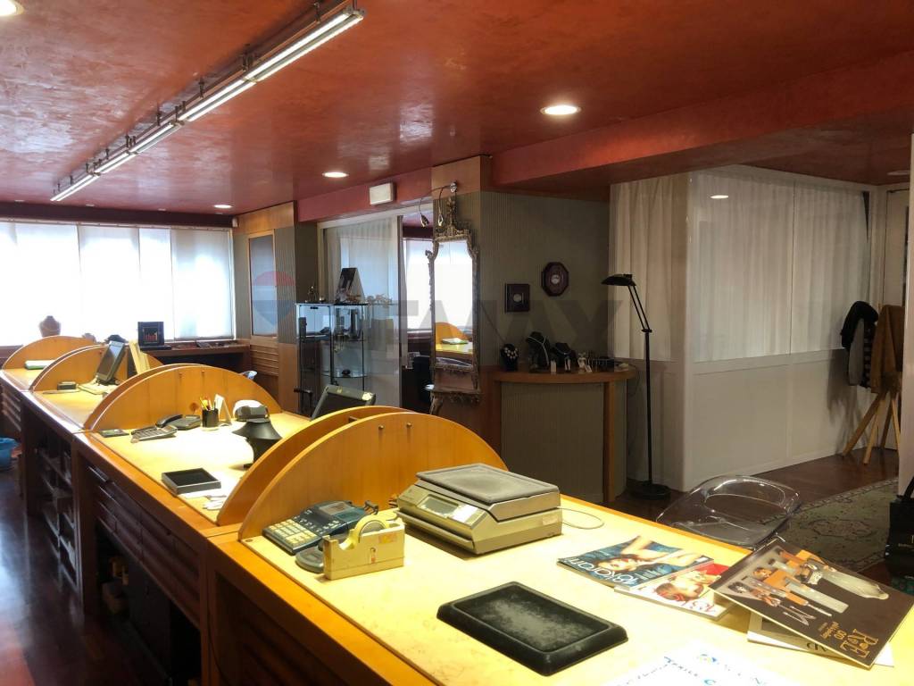 ufficio in vendita a Perugia in zona XX Settembre