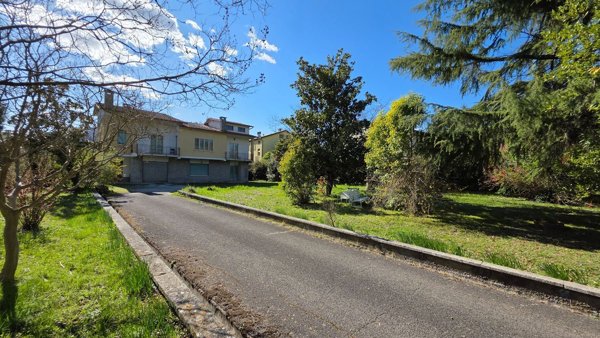 appartamento in vendita a Perugia in zona Parlesca