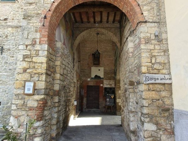 casa indipendente in vendita a Perugia in zona Mugnano