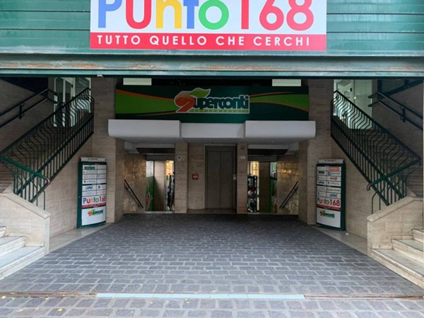negozio in vendita a Perugia in zona Prepo