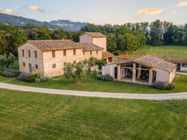 casa indipendente in vendita a Perugia in zona San Martino in Colle