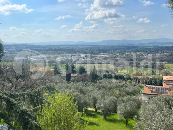negozio in vendita a Perugia in zona Lacugnano