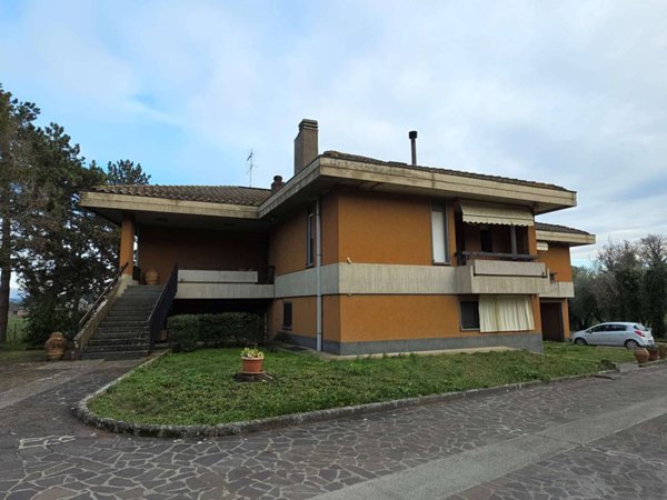 casa indipendente in vendita a Perugia in zona Santa Maria Rossa