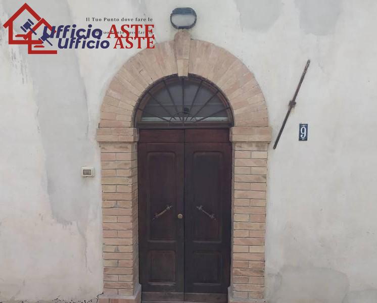 esavano in vendita a Perugia in zona Montebello