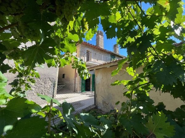 casa indipendente in vendita a Perugia in zona Castel del Piano