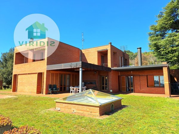 casa indipendente in vendita a Perugia in zona Ferro di Cavallo