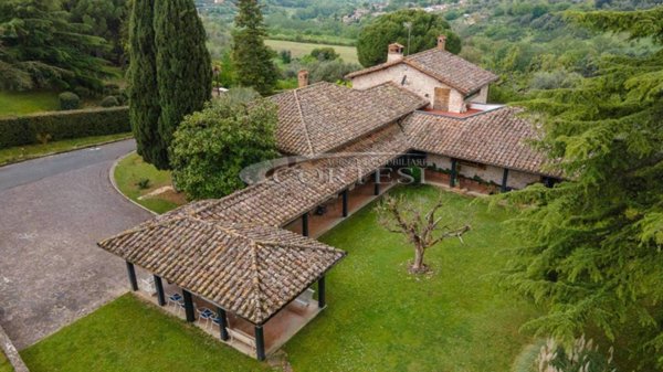 casa indipendente in vendita a Perugia in zona Montebello