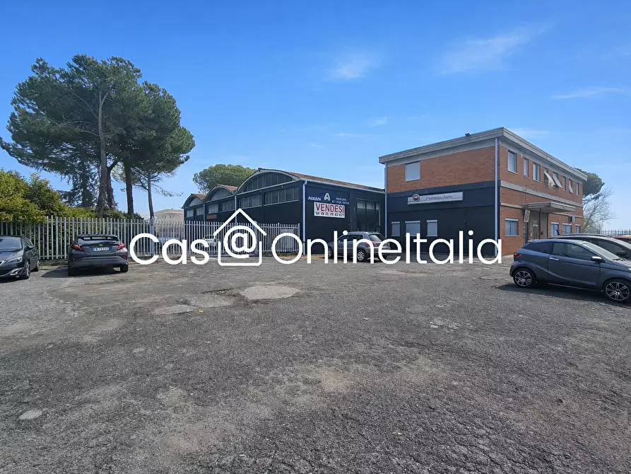 locale commerciale in vendita a Perugia