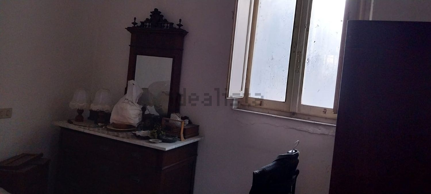 esavano in vendita a Perugia