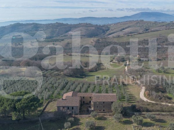 casale in vendita a Perugia in zona Pianello