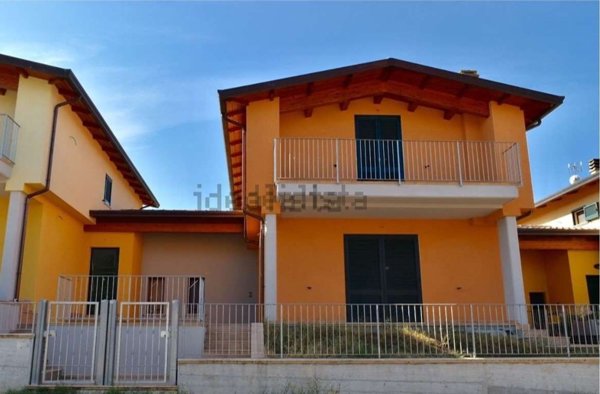 casa indipendente in vendita a Perugia in zona Castel del Piano