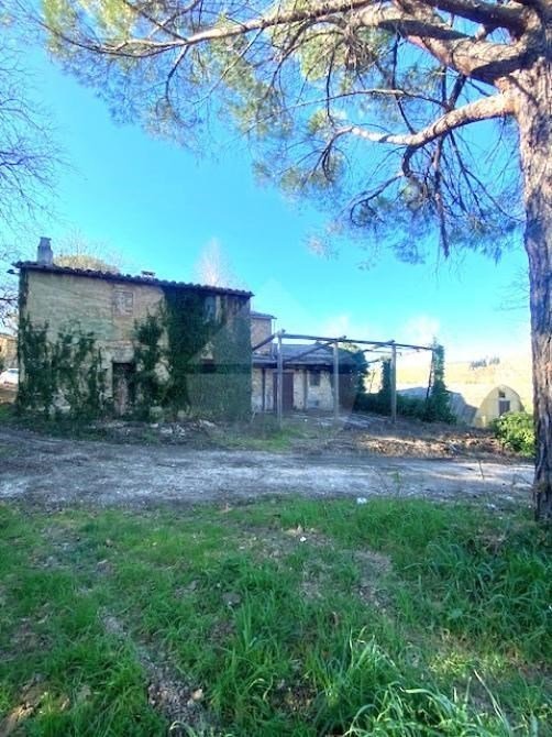 casale in vendita a Perugia in zona Centro Città