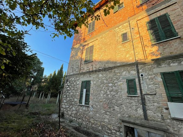 casa indipendente in vendita a Perugia in zona Madonna Alta