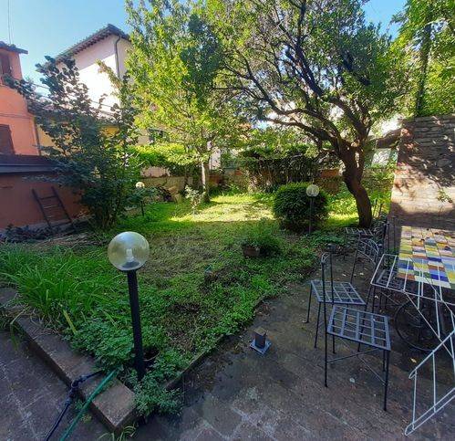 casa indipendente in vendita a Perugia in zona Centro Città