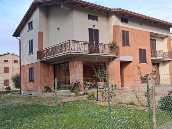 casa indipendente in vendita a Perugia