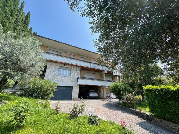 casa indipendente in vendita a Perugia in zona Santa Lucia