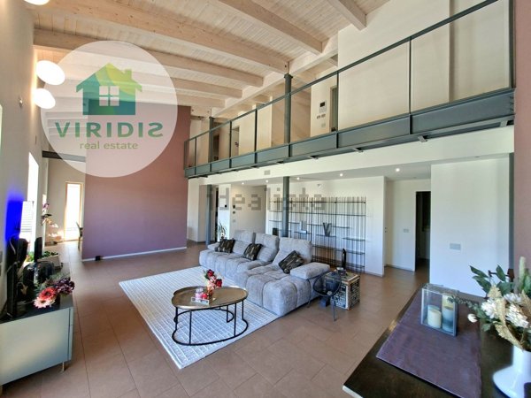 casa indipendente in vendita a Perugia in zona Ferro di Cavallo