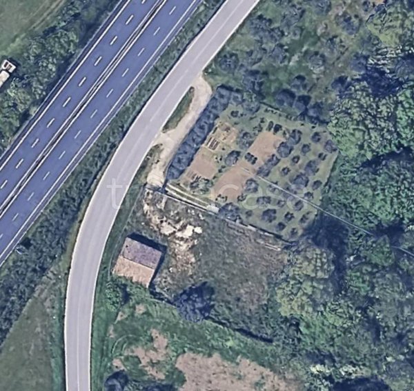 locale commerciale in vendita a Perugia in zona Ponte Felcino